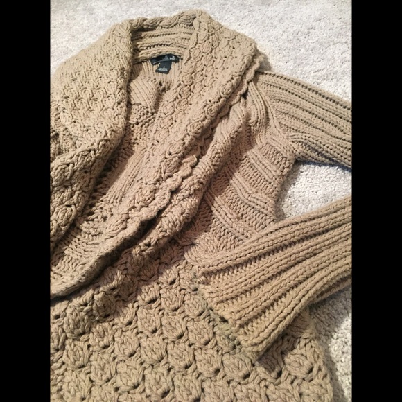 Willi Smith Sweaters - Beautiful Tan Cardigan